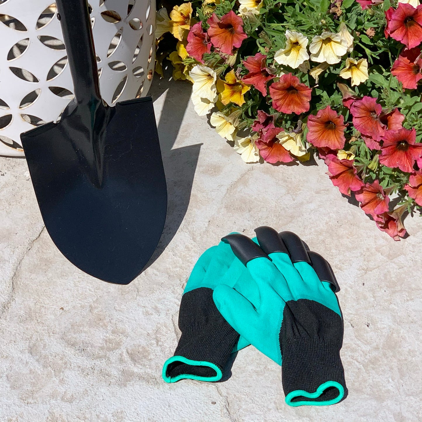 Claw Gardening Glove